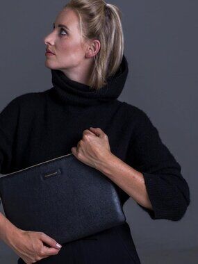 dbramante1928 - Paris - Black Grain Leather Laptop Sleeve